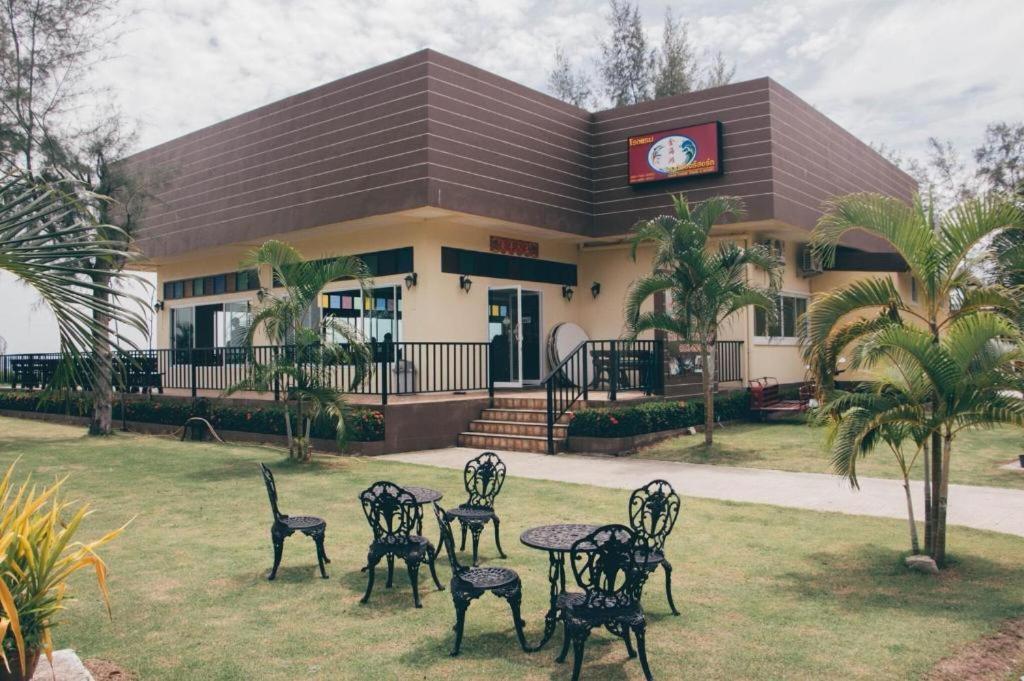 哈通度假酒店 Pak Phayun 外观 照片
