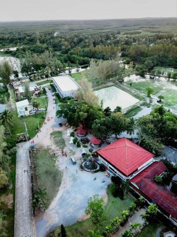 哈通度假酒店 Pak Phayun 外观 照片
